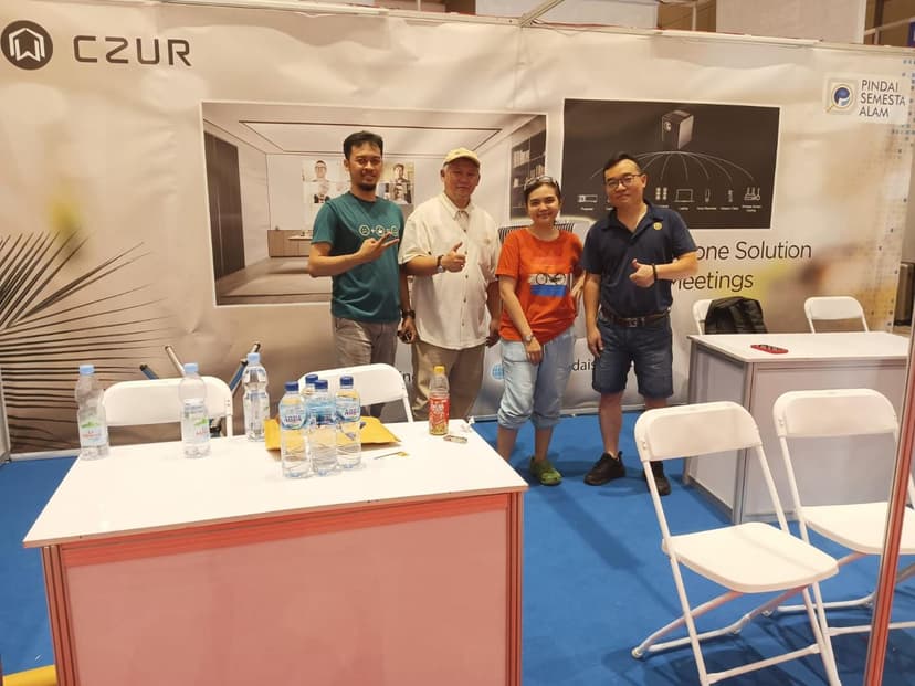 Booth CZUR PT Pindai Semesta Alam Ramai Dikunjungi di Pameran Teknologi